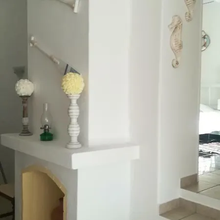 Apartment Oura And Bars *