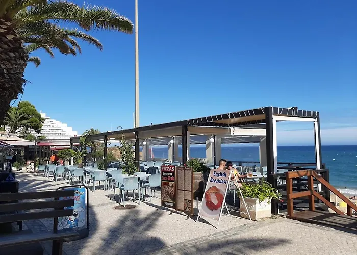 Oura And Bars 알부페이라