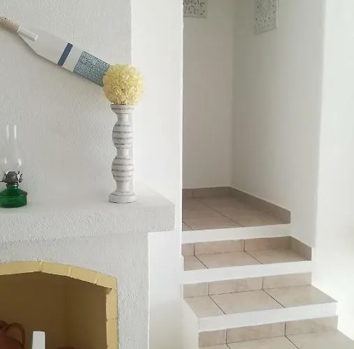 Oura And Bars 알부페이라